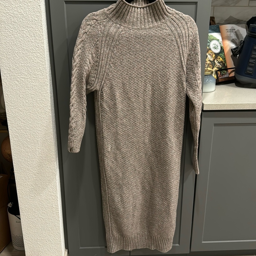 Long sleeve knit dress